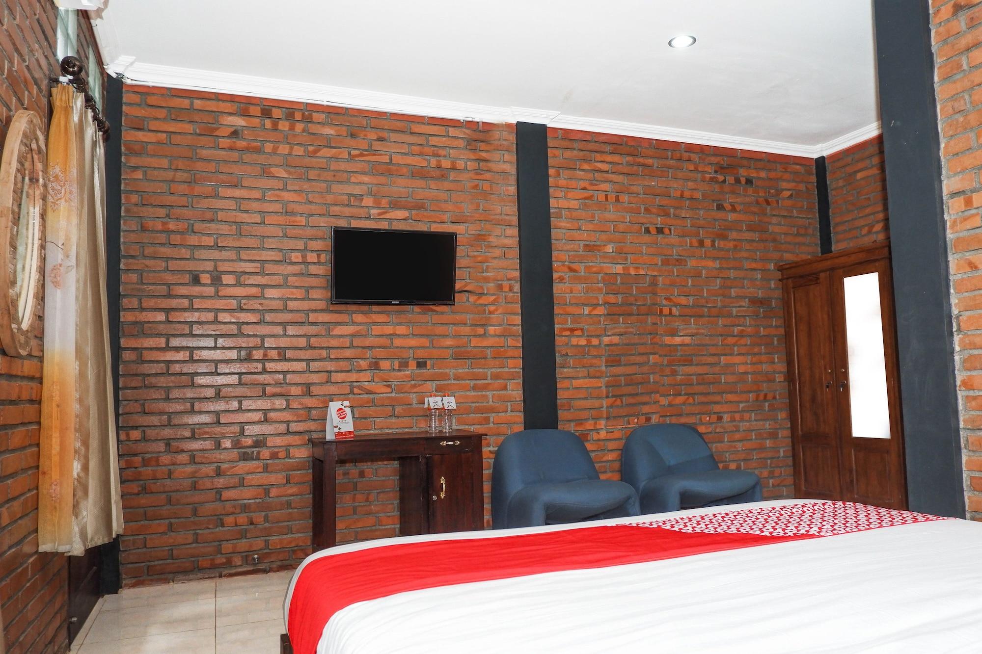 Hotel Kebon Krapyak Syariah Mitra Reddoorz Near Stadion Maguwoharjo Ngemplak (East Java)
