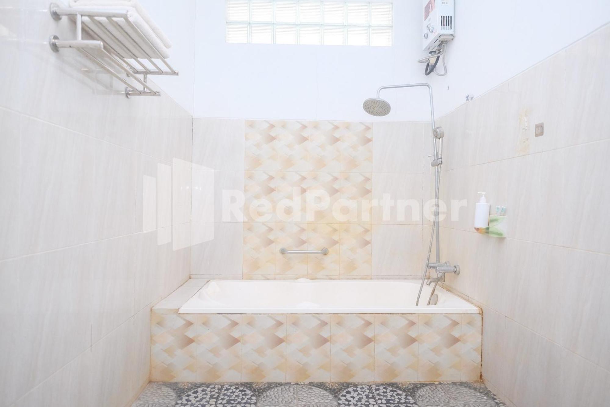 Hotel Kebon Krapyak Syariah Mitra Reddoorz Near Stadion Maguwoharjo